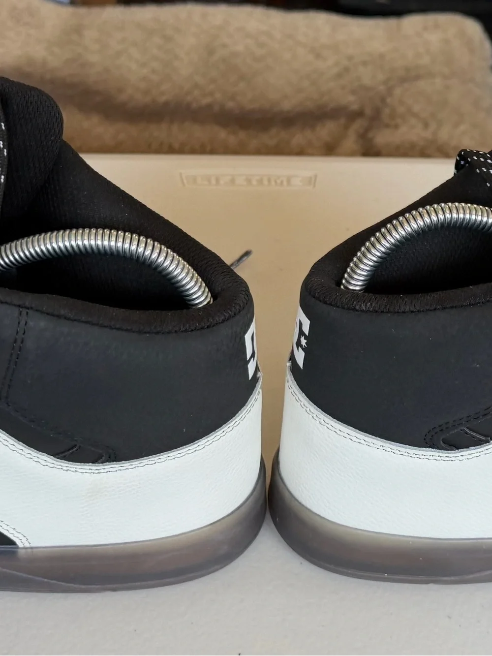 DC genuine shoes